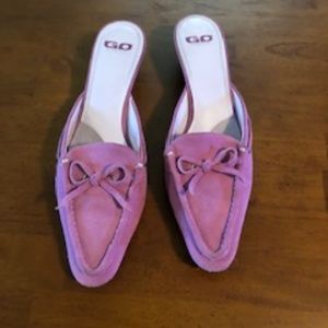 Lilac 1-1/2"  suede mules